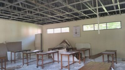 Plafon Ambruk Saat Ujian: Tiga Ruang Kelas SD di Amarasi Selatan Terancam Runtuh, Guru dan Siswa Nyaris Celaka