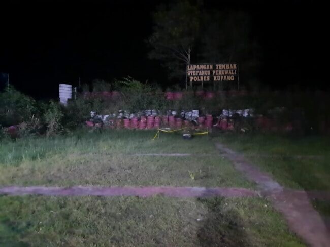 Tiga Bahan Peledak Ditemukan di Sungai Kering Noelmina: Diduga Peninggalan Zaman Perang.