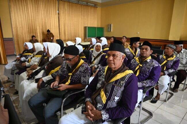 Menggapai Tanah Suci, Haru dan Harapan 16 Jamaah Haji Asal Kabupaten Kupang 2 Menggapai Tanah Suci, Haru dan Harapan 16 Jamaah Haji Asal Kabupaten Kupang.