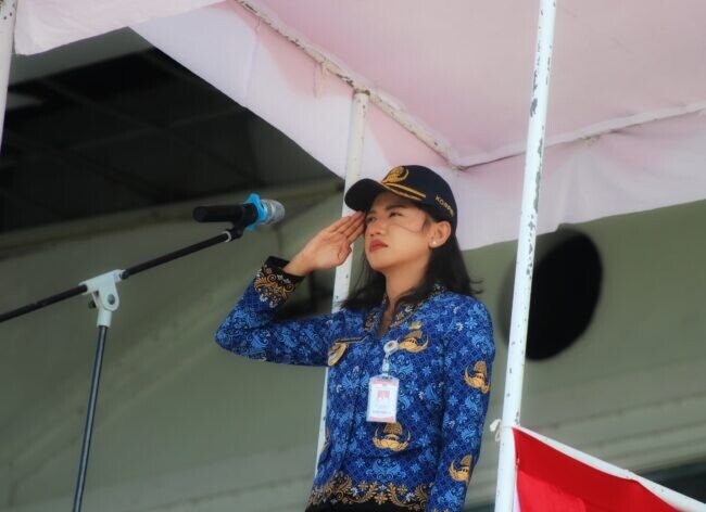 Wabup Kupang, Aurum O. Titu Eki, pimpin upacara Harkitnas 2025 dengan pesan kuat dari Menkominfo Meutya Havid. Seruan kebangkitan berkelanjutan digaungkan demi Indonesia yang lebih adil dan berpihak pada rakyat.