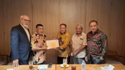 Bupati TTS Eduard Markus Lioe bersama tokoh nasional perjuangkan DOB Amanatun di Jakarta.