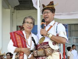 Momen Haru Hardiknas 2025, Bupati Kupang Undang Guru SD yang Mengubah Hidupnya
