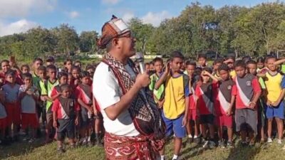 Hadiah 1 Juta dari Bupati Kupang: Kisah Marko dan Anggraeni yang Bikin Terharu