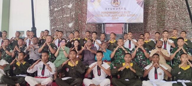 Wakil Bupati Kupang bersama Komandan ARHANUD 9/AWJ dalam perayaan ulang tahun ke-3 di Markas Naunu, Fatuleu.