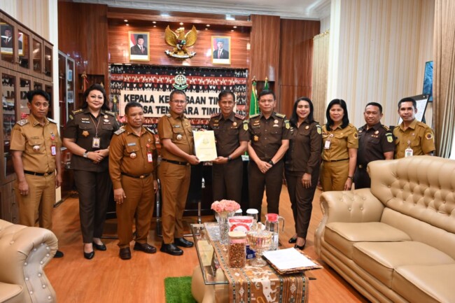 Kejati NTT Keluarkan Legal Opinion, Bupati Kupang Bongkar Alasan di Balik Penjualan Aset Daerah 1 Kejati NTT Keluarkan Legal Opinion, Bupati Kupang Bongkar Alasan di Balik Penjualan Aset Daerah.
