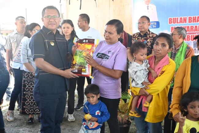 Menuju Kabupaten Emas: Bupati Yosef Lede Canangkan Bulan Bhakti Gotong Royong Masyarakat ke-22 di Oebelo 1 Menuju Kabupaten Emas: Bupati Yosef Lede Canangkan Bulan Bhakti Gotong Royong Masyarakat ke-22 di Oebelo.