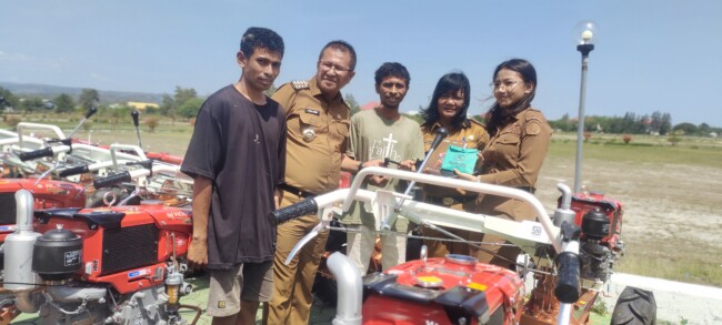 Dorong Ketahanan Pangan dan Program MBG, Bupati Kupang Salurkan 44 Unit Alsintan 1 Dorong Ketahanan Pangan dan Program Makan Bergizi Gratis, Bupati Kupang Salurkan 44 Unit Alsintan.