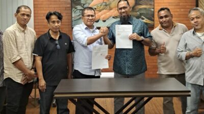 Dorong PAD dan Akses Logistik Antarwilayah,Bupati Kupang Teken MoU Transportasi Kapal Tongkang 9 Dorong PAD dan Akses Logistik Antarwilayah,Bupati Kupang Teken MoU Transportasi Kapal Tongkang.